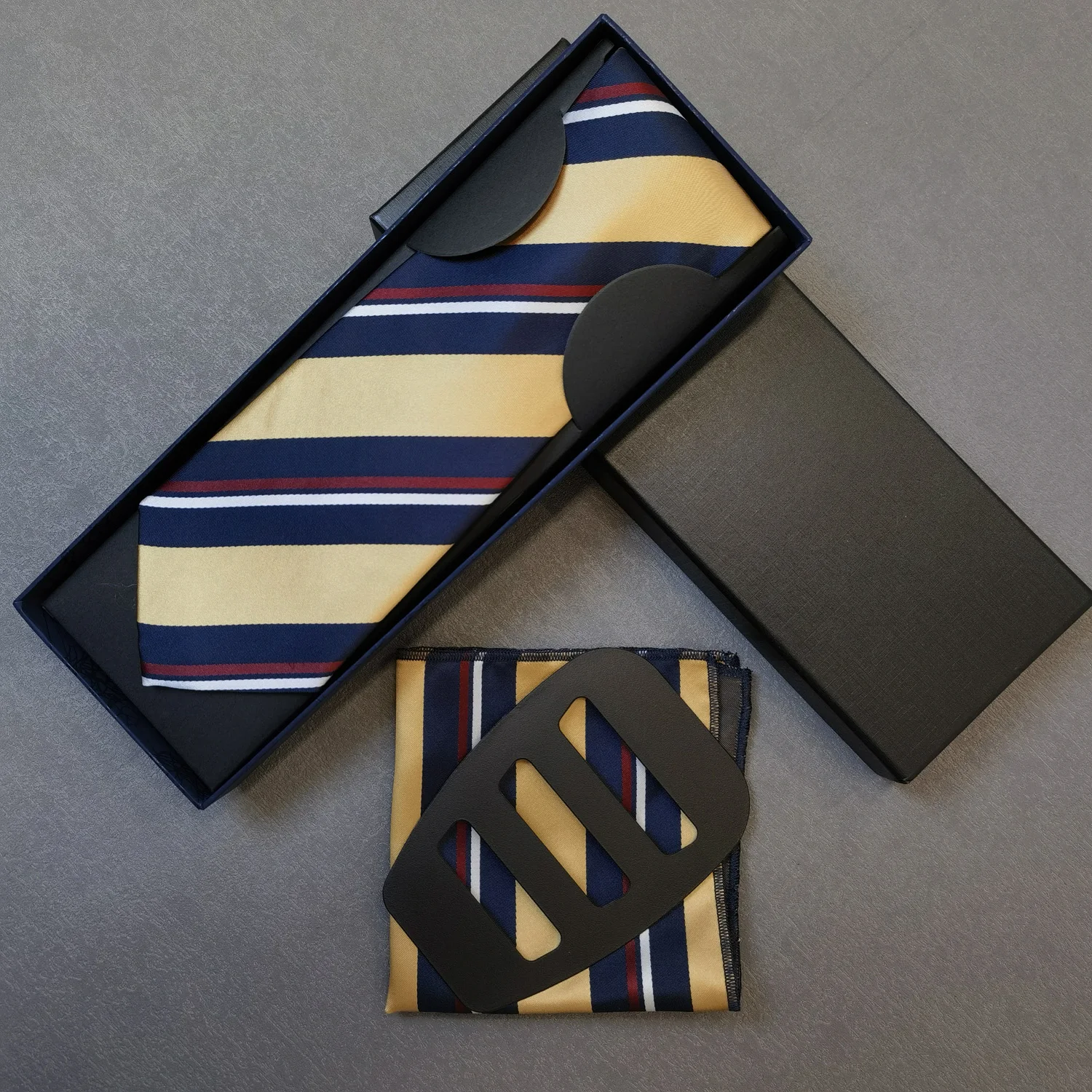 ชุดเนคไทแฟชั่นสำหรับสุภาพบุรุษรุ่นใหม่ล่าสุดปี 2025 พร้อมกล่อง ลายแจ็คการ์ดเรขาคณิตสไตล์เรโทร ลายทาง เนคไทผู้ชายสำหรับธุรกิจและงานพิธีการ