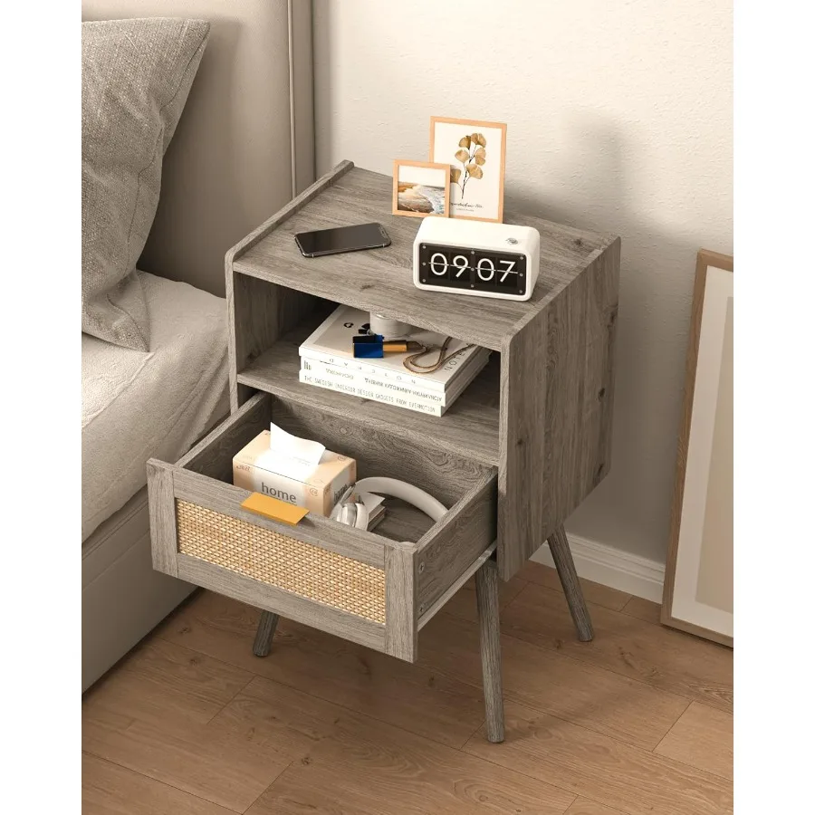 Mesita de noche moderna de ratán con cajón de almacenamiento y estante de madera abierto para dormitorio, sala de estar y espacios pequeños, muebles elegantes con acento