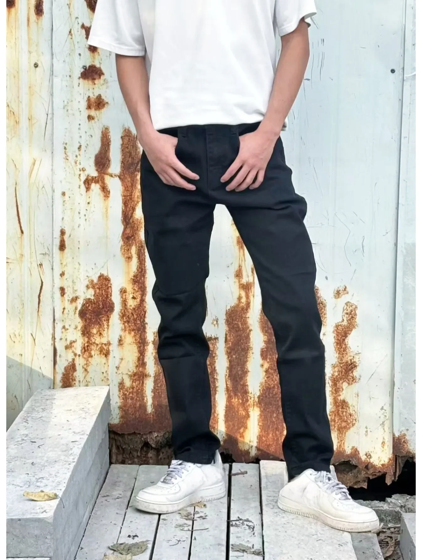 

Men's Classic Casual Straight Leg Denim Jeans Ideal for Nostalgic Rap Nights