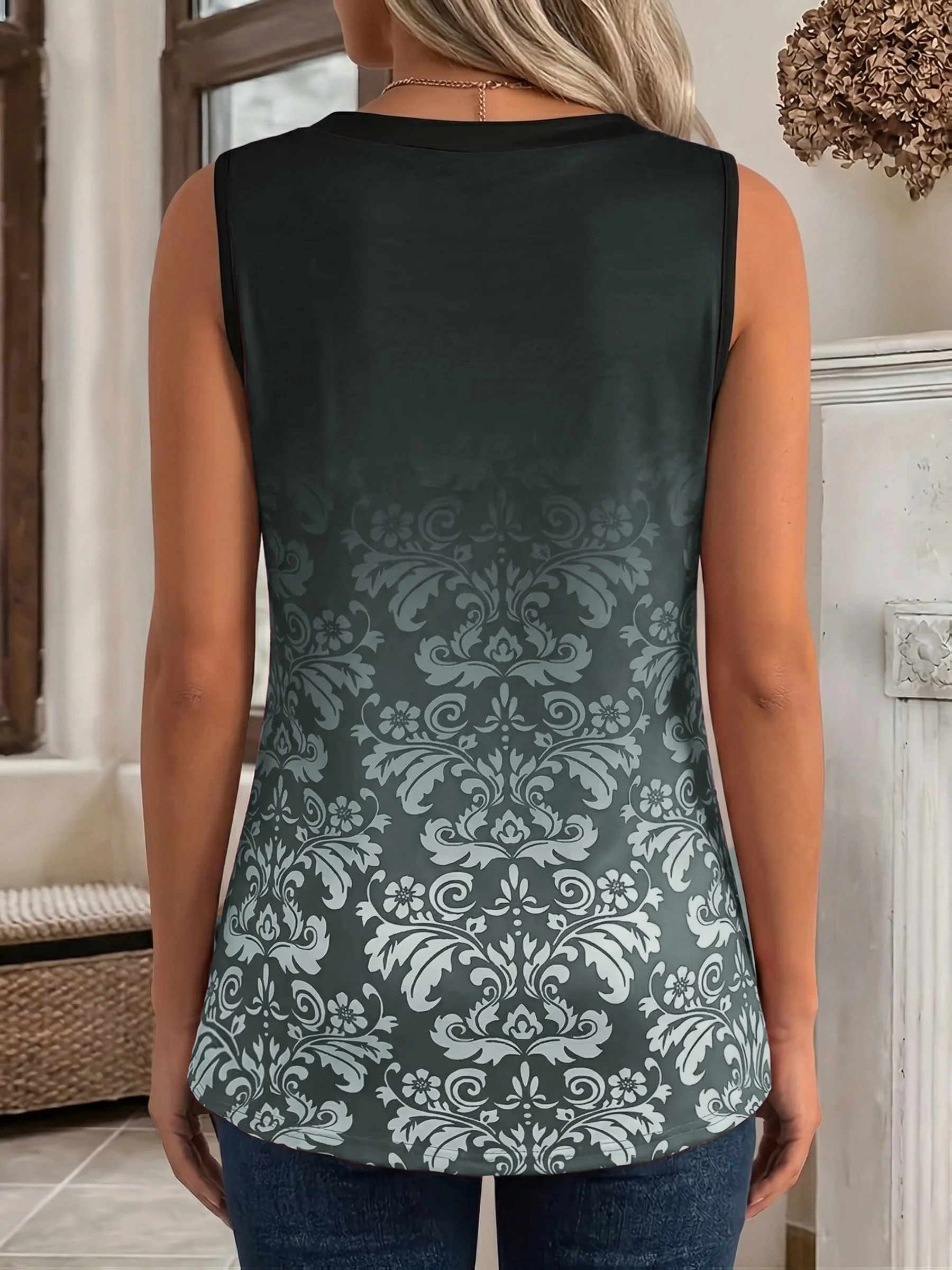 Schickes Plus-Size-Oberteil mit Schnürung und Blumenmuster für stilvolle Freizeitkleidung – Detail 11