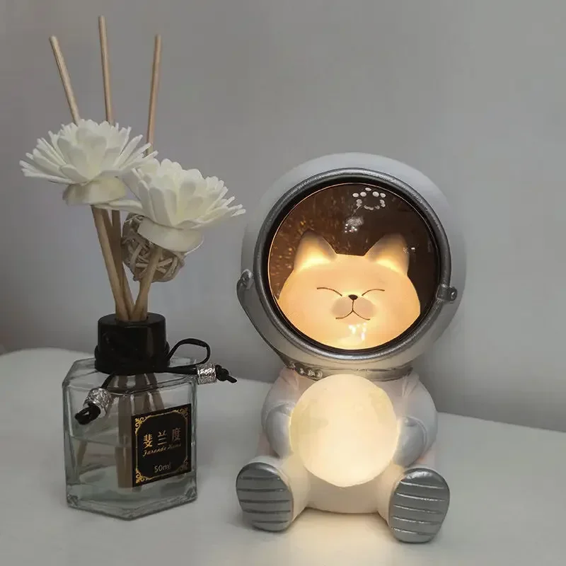 Cute Animals Bear Spaceman Decoration Table Lamp Astronaut Led Night Lights for Kids Boys