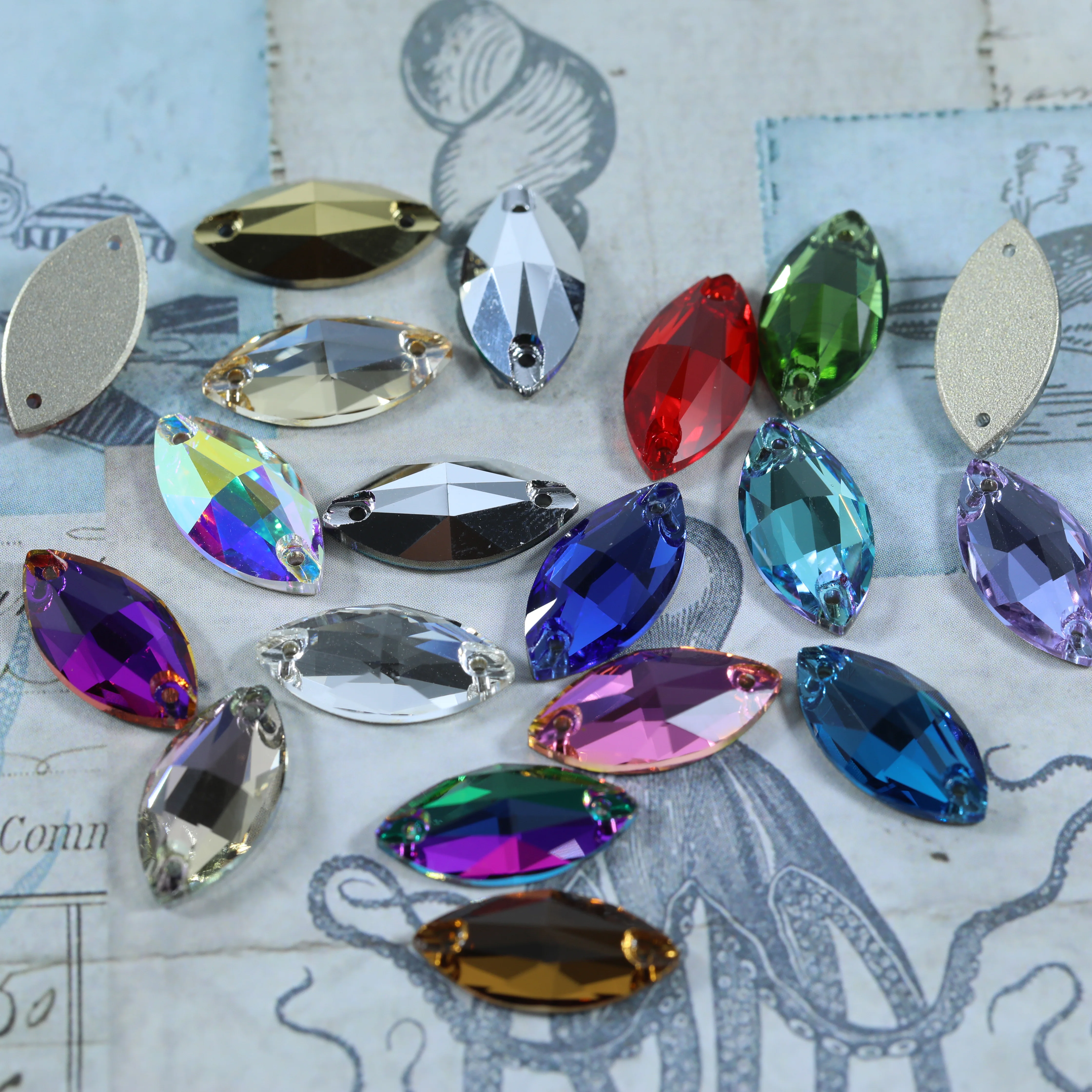 Funkelnde Marquise-Krallen-Strasssteine aus Premium-Glas-Kristall in Normalfarbe, Navette-Aufnähsteine für DIY-Taschen, Schuhe, Kleidung, Handyhüllen – Detail 6