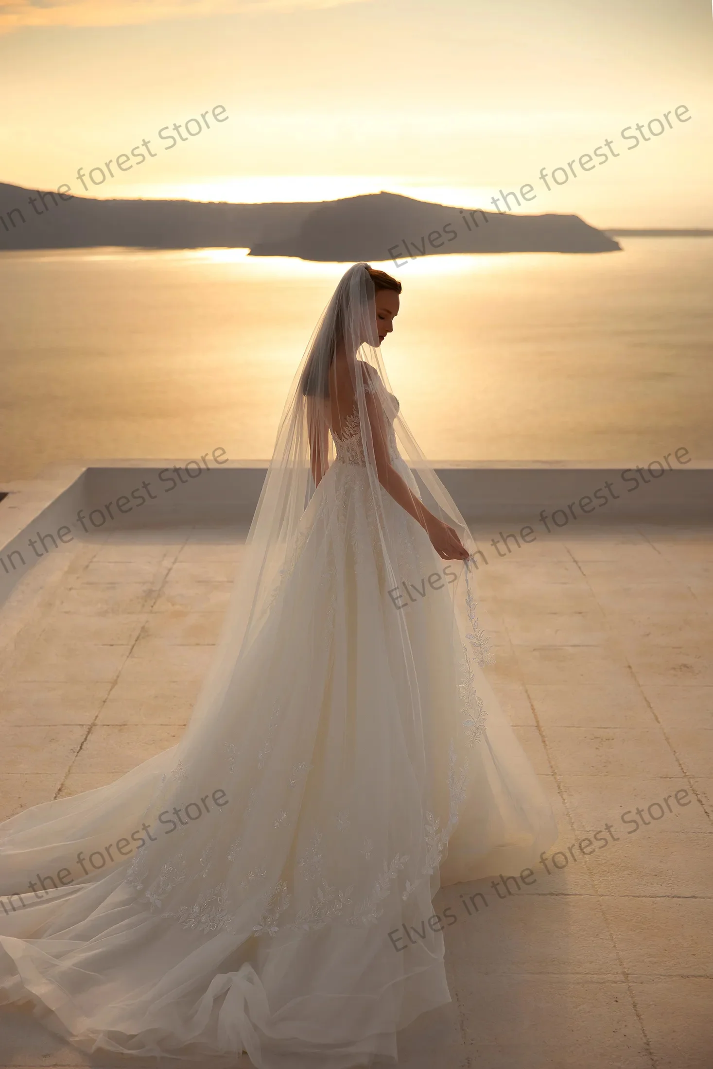 ชุดแต่งงานทรงเอไลน์สไตล์โบฮีเมียนสำหรับผู้หญิง แบบสั่งตัด คอทรงโอ ประดับลูกปัด ผ้าทูลล์ แต่งลูกไม้หรูหรา ชุดเจ้าสาว