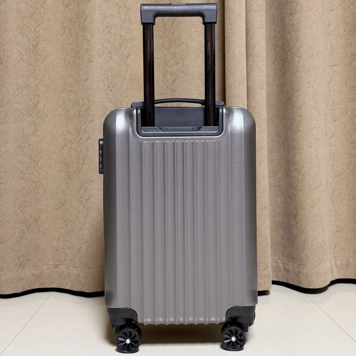 New 20inch Luggage, Carry-On Trolley Case, Pc Thickened Hard Shell Material, High-Strength Compression Resistance, Suitable for Both Men and Women