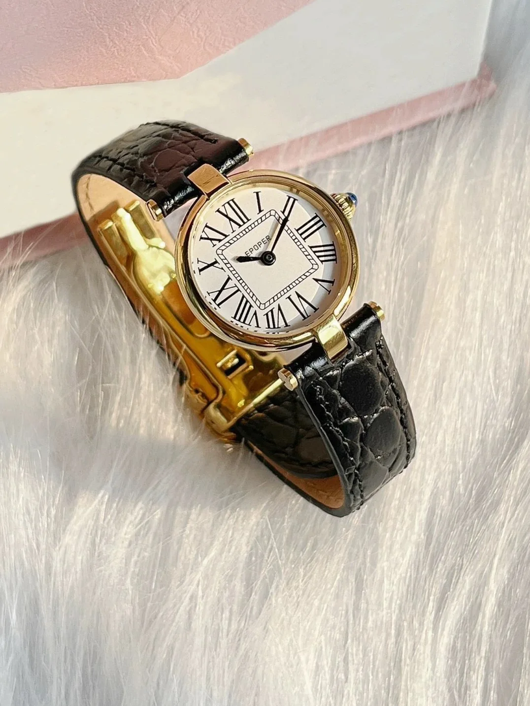 Women Quartz Watch Luxury Roman Numerals Number Dial Reloj Vintage Diamond Inlay Simple Clock Ladies Leather Strap Wristwatch