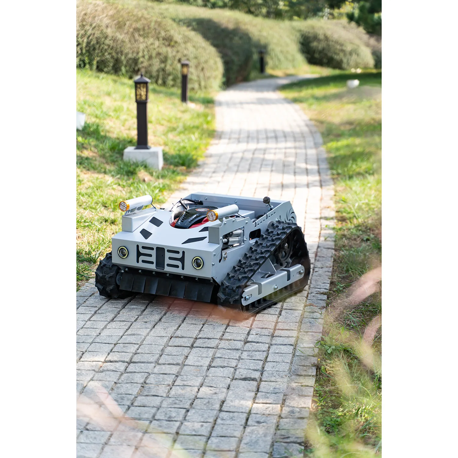 2025 All Terrain GPS  Lawn Mower Robot Special Sale Best Selling Global Lawn Mower