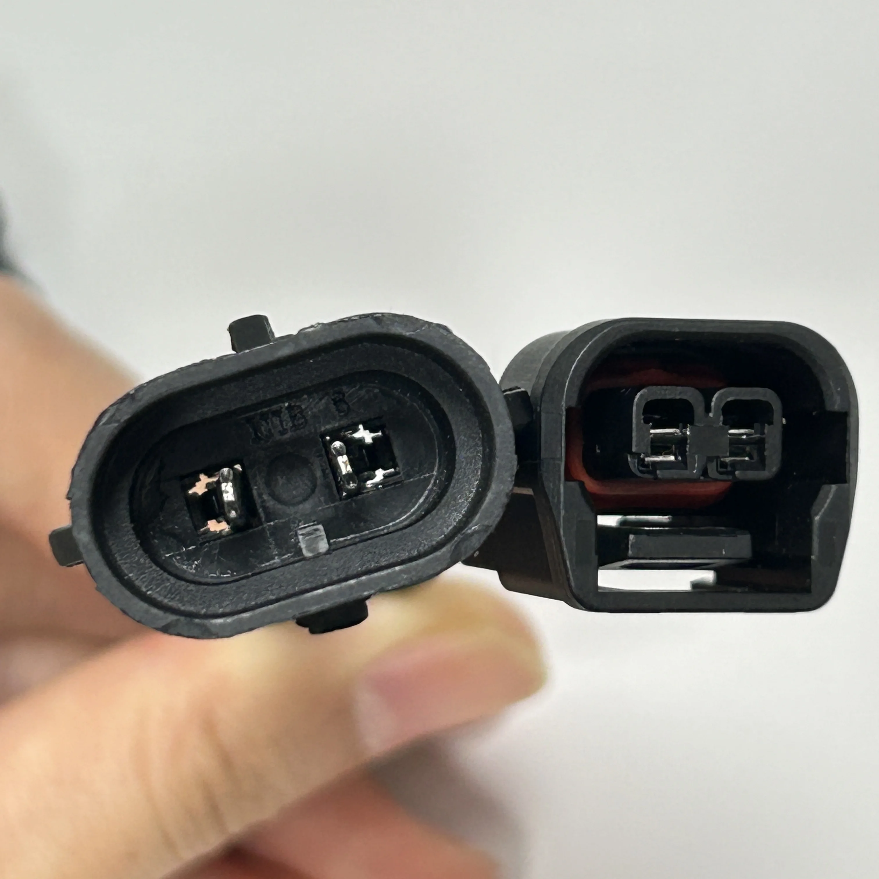 2P fog lamp harness Upgrade the low-configuration fog lamp extension cable for high-configuration fog lamp conversion