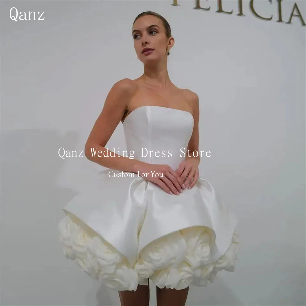 

Qanz Modern 2024 White Ball Gowns 3D Handmade Flowers Short Wedding Dress Fluffy Mini Backless Lady Cocktail Dress Customized