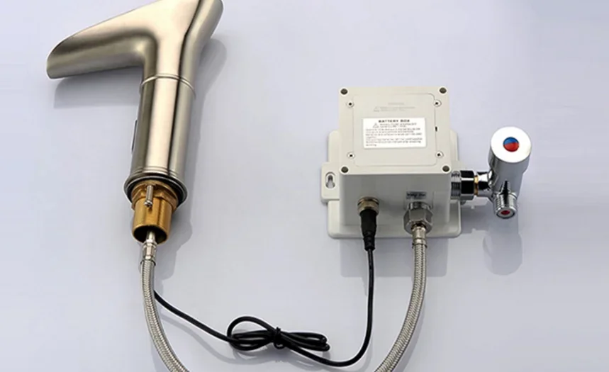 Heißer Verkauf Smart Automatische LED Farbwechsel Sensor Wasserhahn Becken Tippen