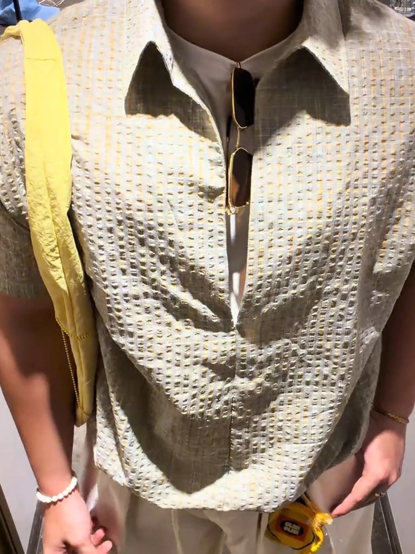 Yellow Short Sleeve Plaid Shirt Men's Summer Lightweight Breathable V-neck Cleanfit Half Sleeve Jacket Loose Fit Casual Shirt
