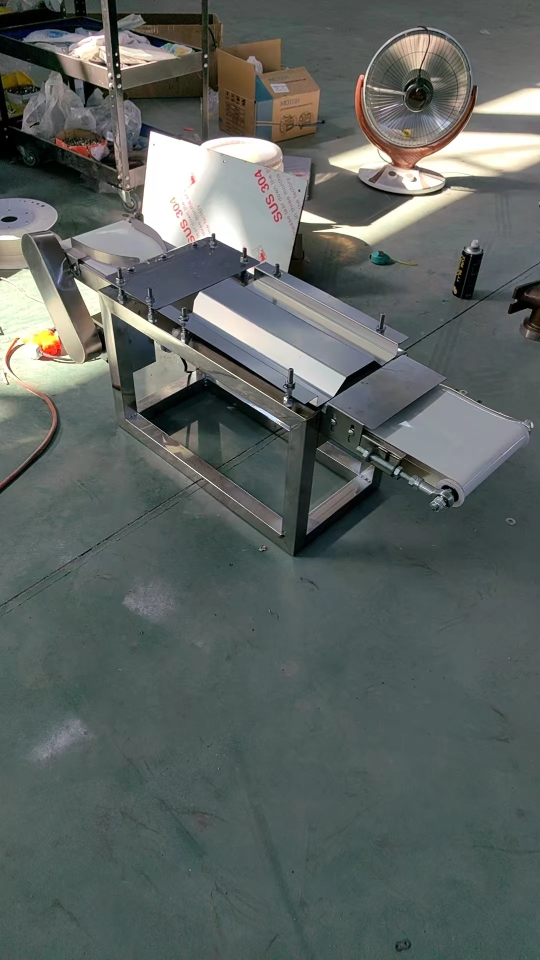 2025年式トーストフランスパン成形機、パン生地モルダー、フランスパン製造機