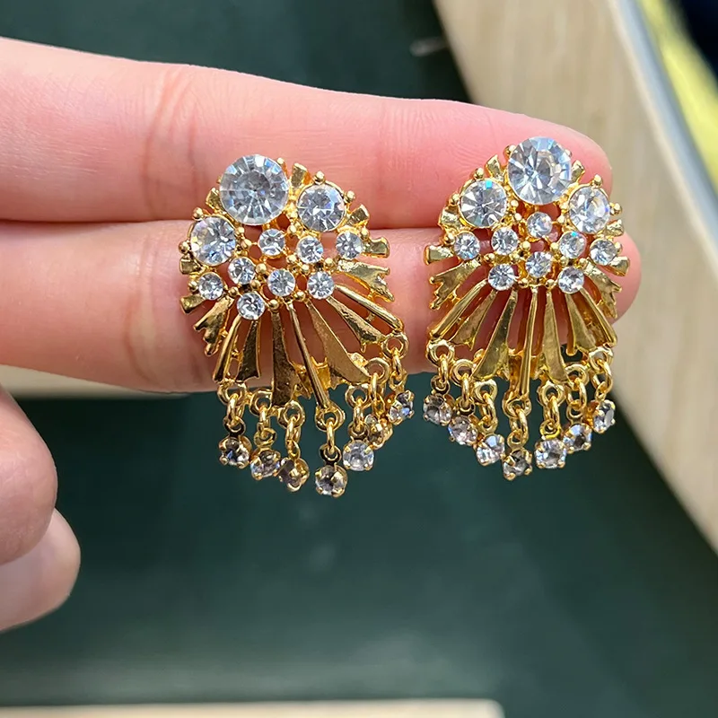 Cross-border new fashion jewelry, European and American retro waterfall fringed diamond earrings, heavy industry earrings.