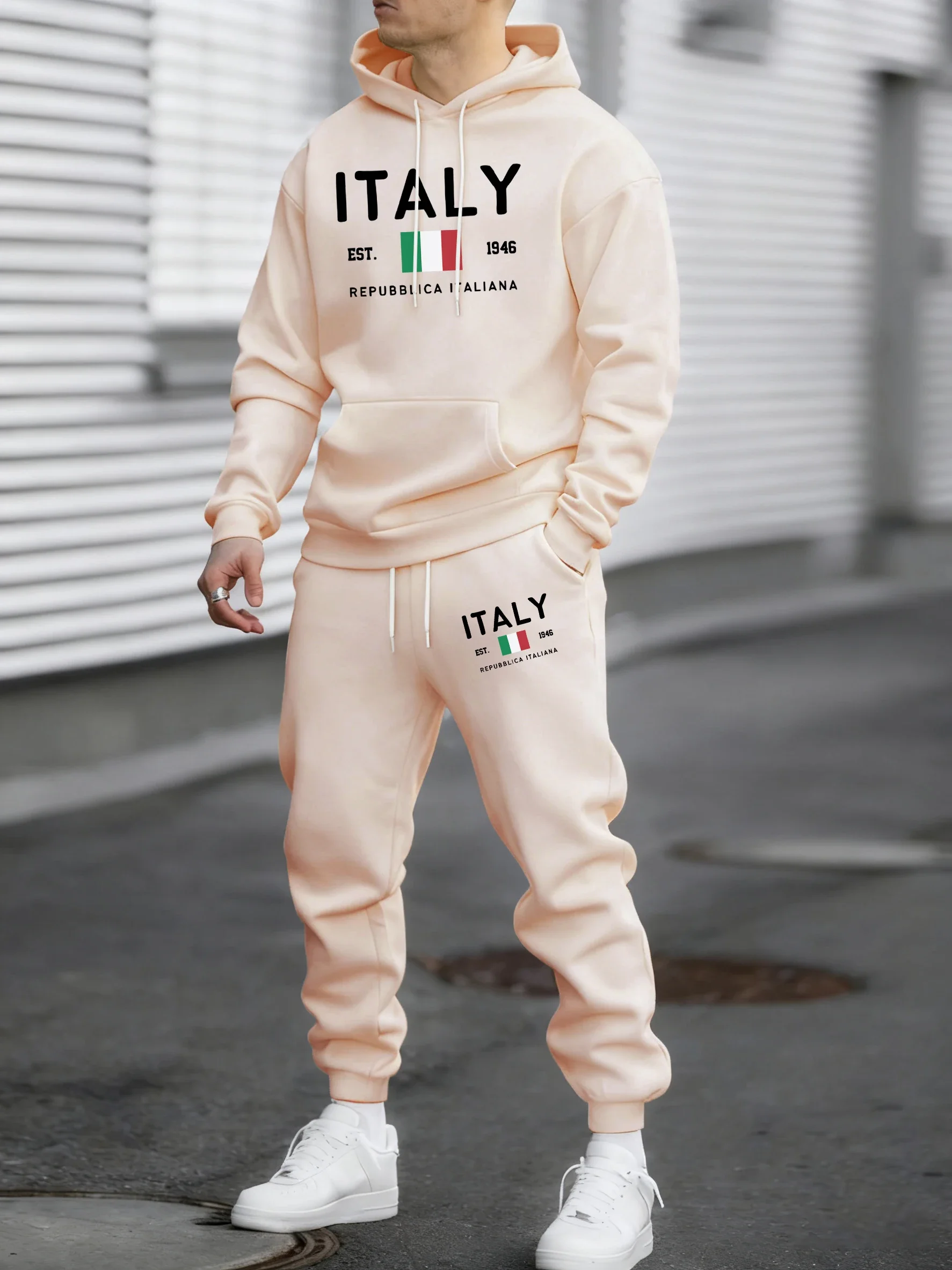 

Winter and autumn fleece thickened hooded pullover sweater jacket for men, casual sports outfit, two-piece set for men