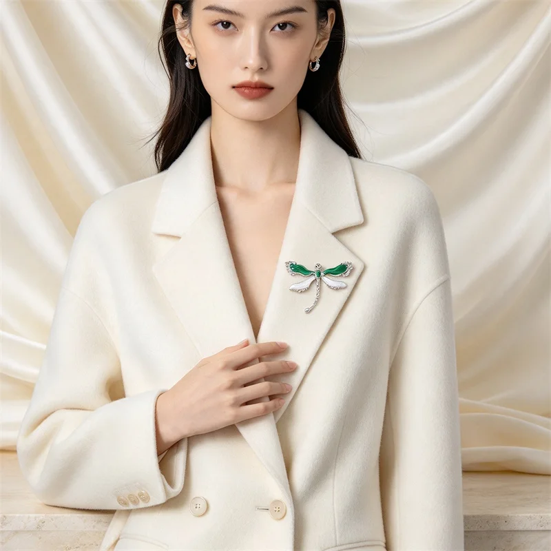 Green Zircon Dragonfly Brooch Luxury Crystal Pin Vintage Corsage Women Elegant Lapel Pin Fashion Accessory Christmas Gift Party