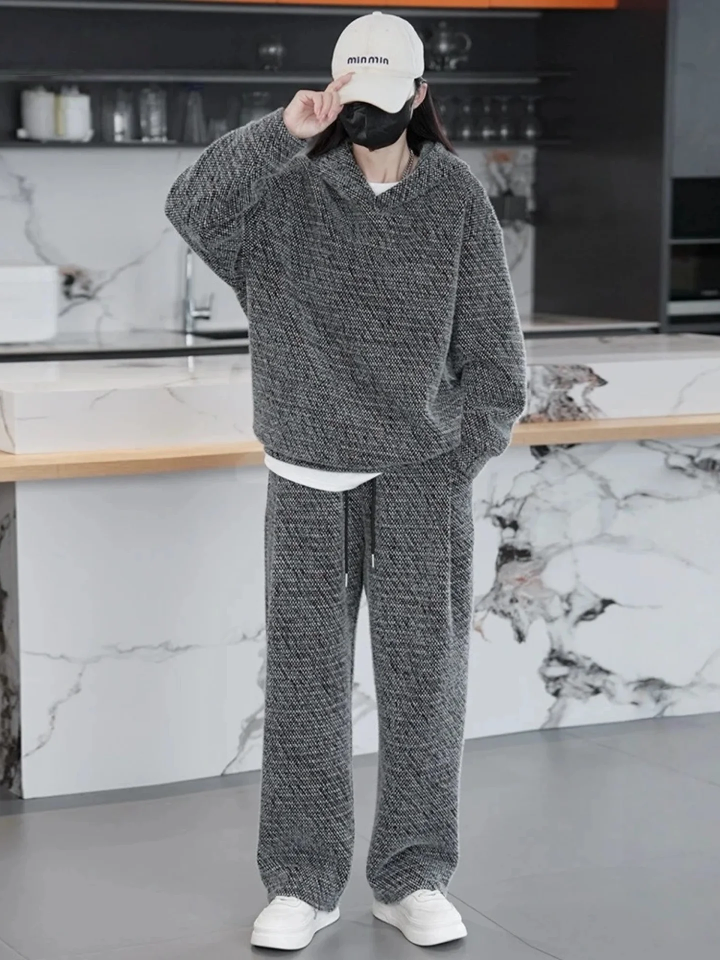 

Высококачественный модный зимний комплект, повседневная толстовка с капюшоном, длинные брюки, женские цветные брюки, маленький ароматный сле