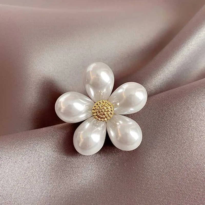Simple Imitation Full Pearl Flower Brooch for Women Pins Luxury Women Clothing Jewelry Accessories Wedding Jewelry Gifts