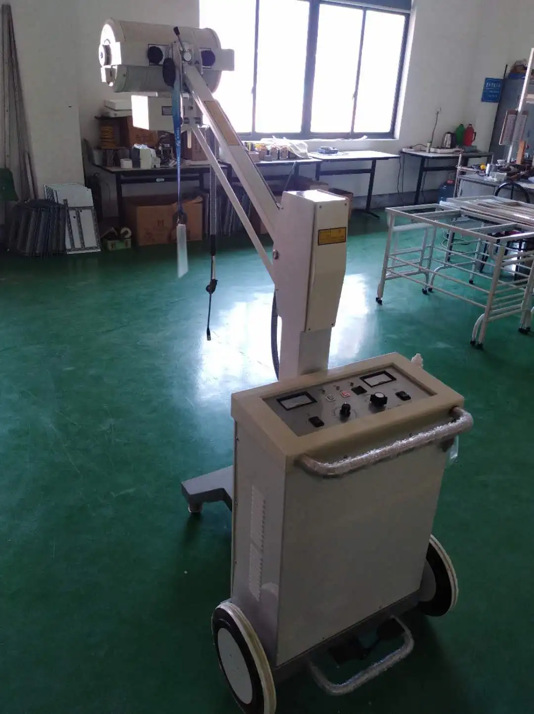 Available XM-100BY 100mA Mobile Analog Radiography Xray Machine Affordable Clinic X-ray Equipment