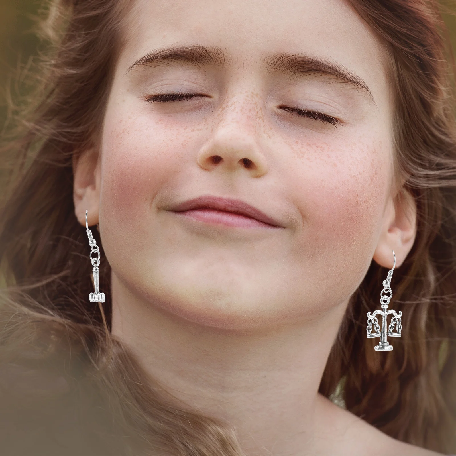 

Justice Themed Gauge Dangle Earrings Zinc Alloy Fashion Lawyer Gift Decorative Women Accessories Long Chain Jewelry For