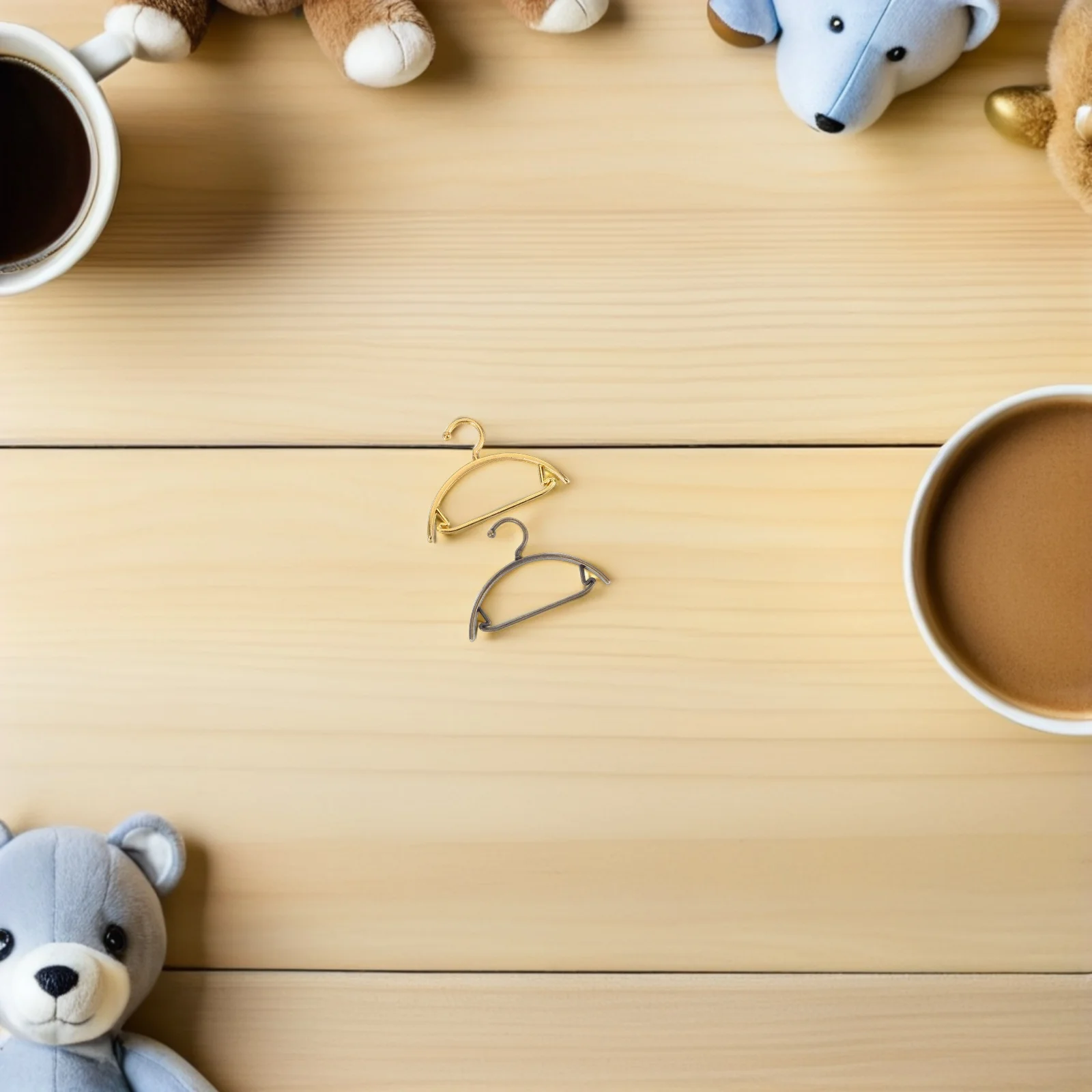 

10Pcs Miniature Metal Clothes Hangers Realistic Simulation Dollhouse Clothes Display Rack Photography Prop Accessories