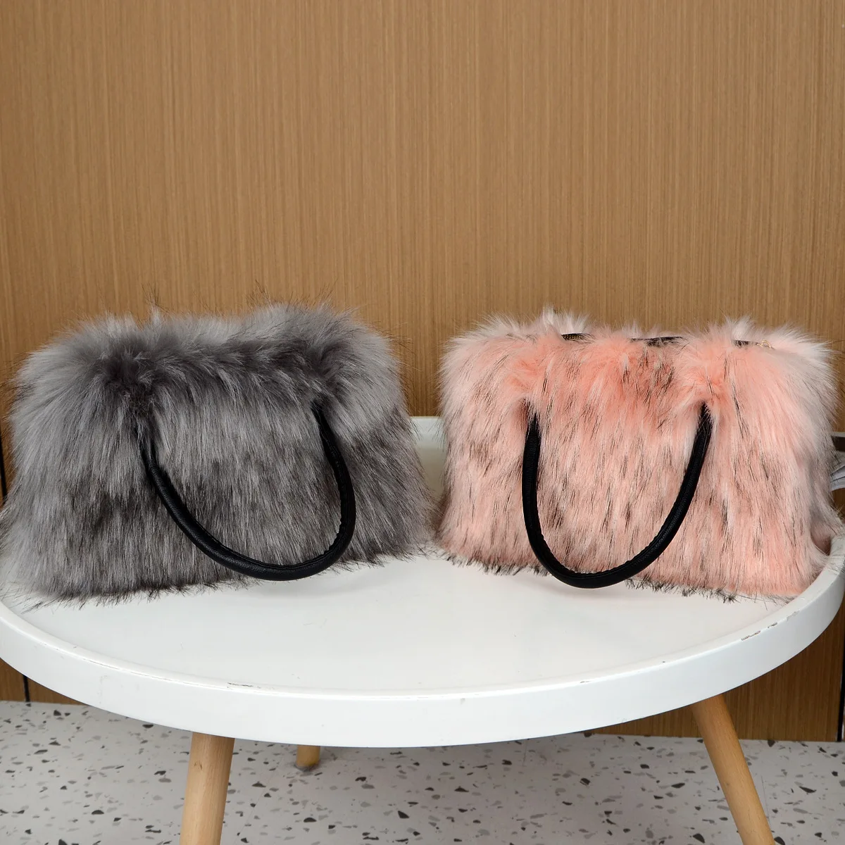 2024 New Raccoon Fur Bags Women Fashion Portable Faux Fur Handbags Winter Soft Warm Bag Girls Fluffy Large Capacity Tote Purse