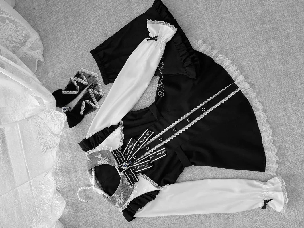 

2026 Spring Japanese Style Sweet Girl Black White Color Block Doll Collar High Waist Long Sleeve Top and Shorts Two-Piece Set