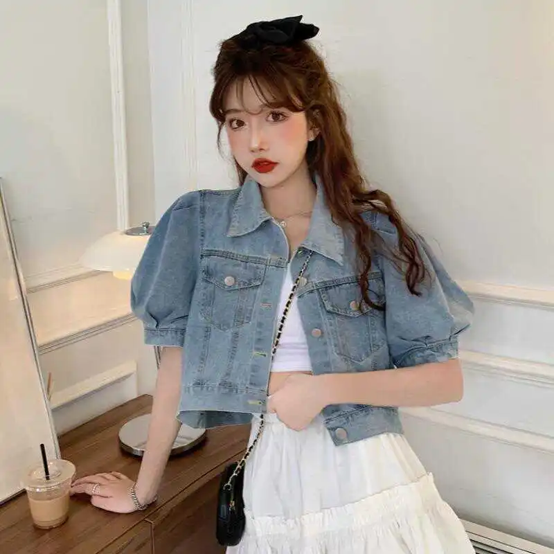 

Джинсовая куртка с короткими рукавами и пышными рукавами — укороченный и игривый топ в винтажном стиле