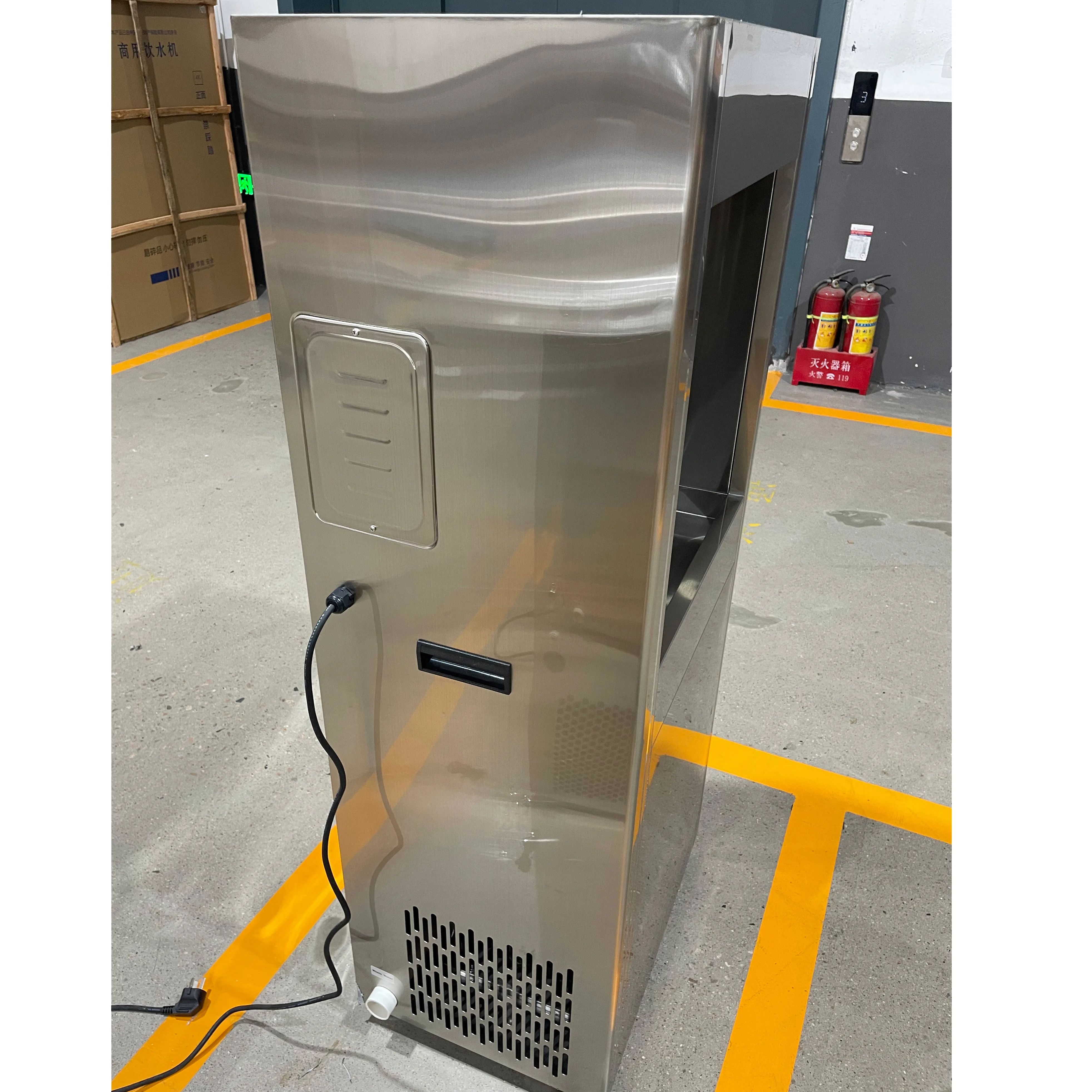 Pendingin Air Stainless Steel Berdiri Sendiri, Dispenser Air Dingin Komersial untuk Kantor, Sistem Pipa Langsung, Tempat Minum