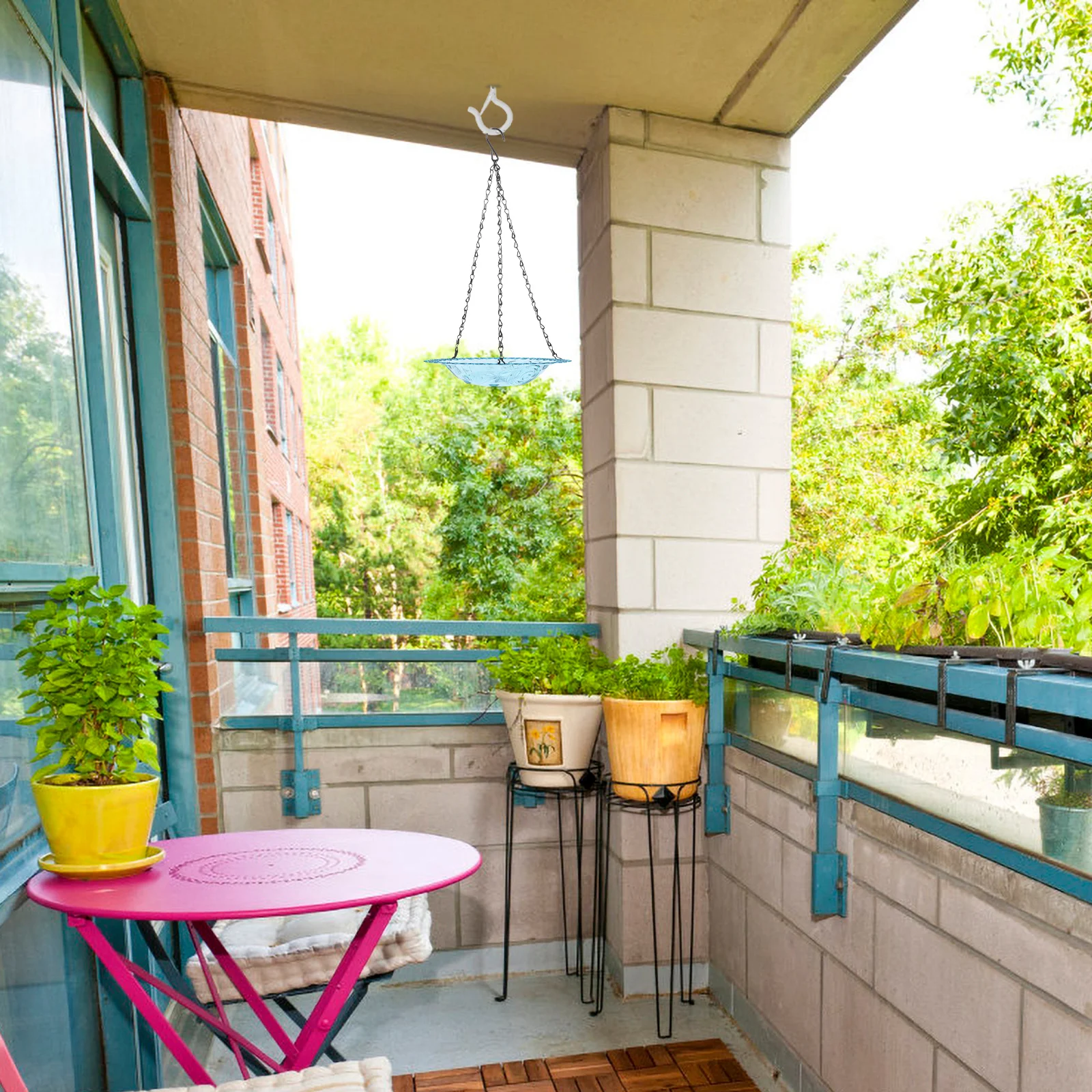 

Hanging Bird Feeder Clear Plastic Tray Iron Chain Outdoor Garden Patio Yard Bird Bath Feeder Station Decorative Water Bowl