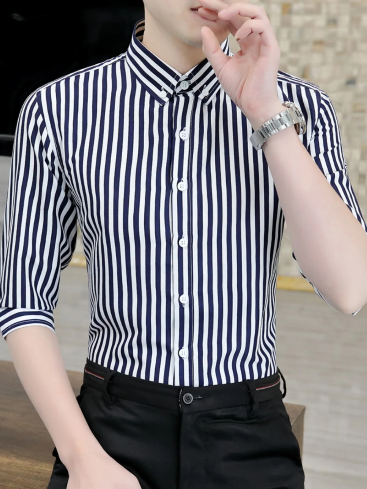 

Summer 2023 Men's Striped irt Casual ort Sve Busin Casual Mid-Sve Faionable Seven-Quarter Length Polyester Fiber