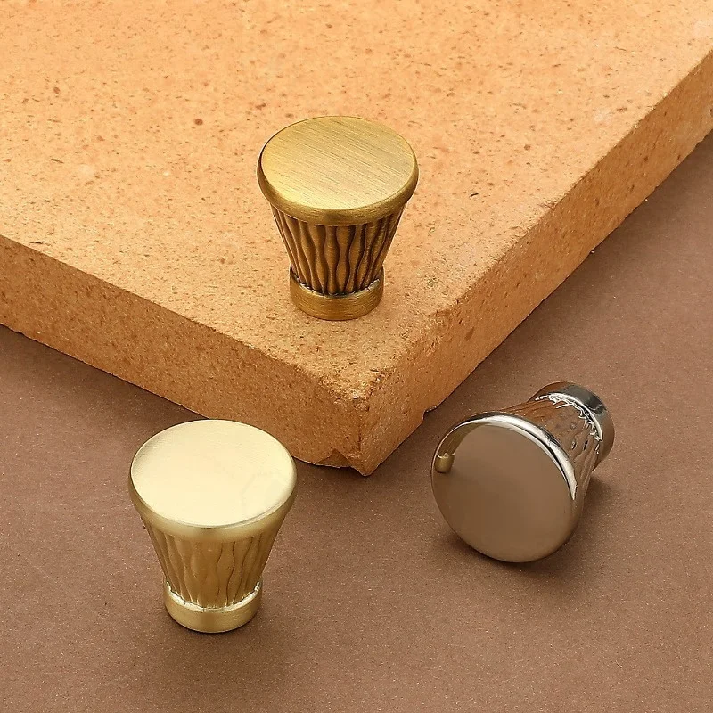 French Light Luxury Single Hole Cabinet Knob Gold Antique Small Handle for Wardrobe Drawer Wine Cabinet Hardware