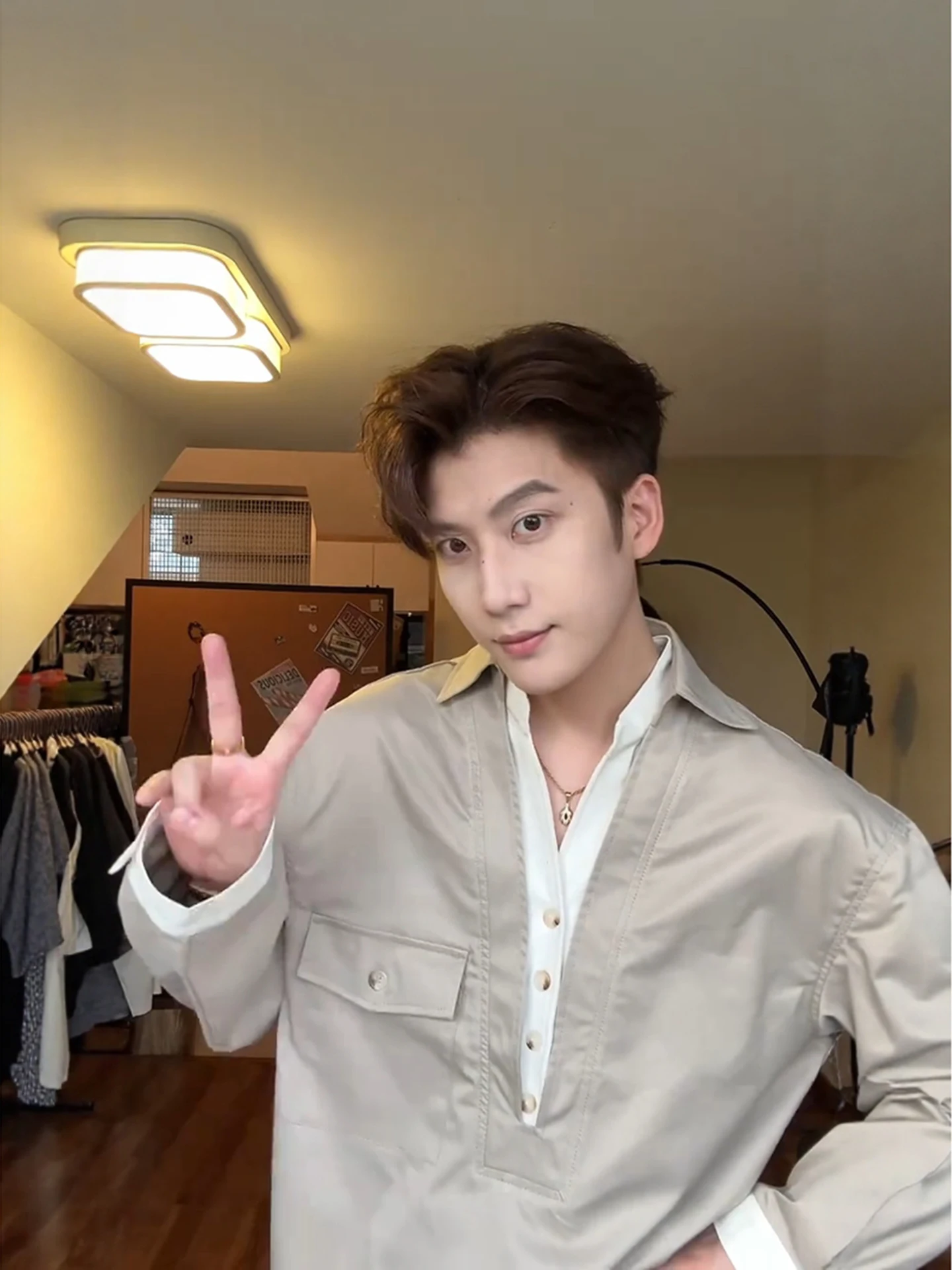 

Мужская повседневная куртка свободного кроя с длинным рукавом, V-образным вырезом и элементами пэчворка, для работы и отдыха, весна-осень, молодежная мода