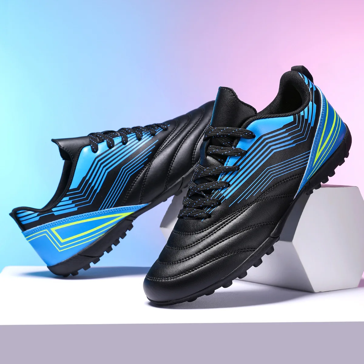 New Men Soccer Shoes Professional Society Turf Training Kids Football Field Boots Non-Slip TF/FG Indoor Children Football Shoes