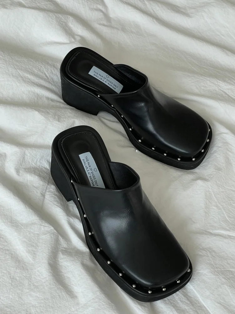 

Korean Sle Rivet Headed Slippers Dongdaemun Chunky Heel Women's Outdoor Slip-On oes Comfortable PU Lined Sandals for Dail...