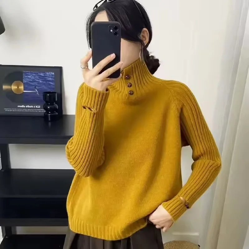 

Женский укороченный вязаный свитер на осень-зиму 2026: дизайнерский свободный крой, однотонный, с длинным рукавом