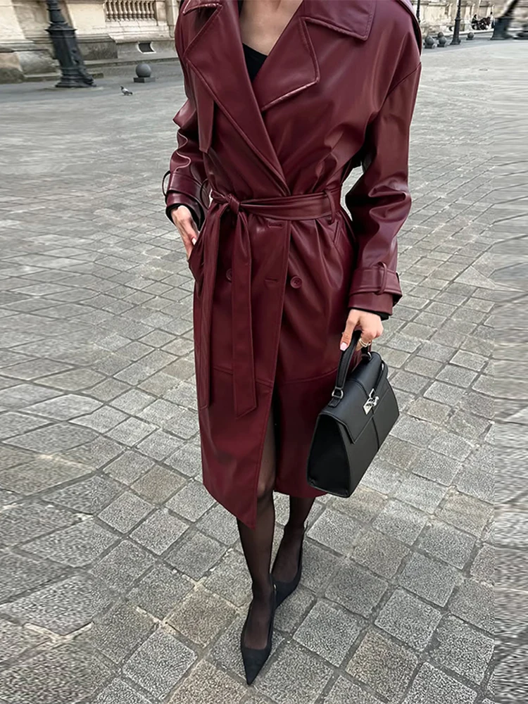 Elegante PU Lungo Solido Giubbotti Donna Rosso Colletto rovesciato Manica intera Lace Up Cappotti larghi Donna 2025 Autunno Cinture Cappotto da donna