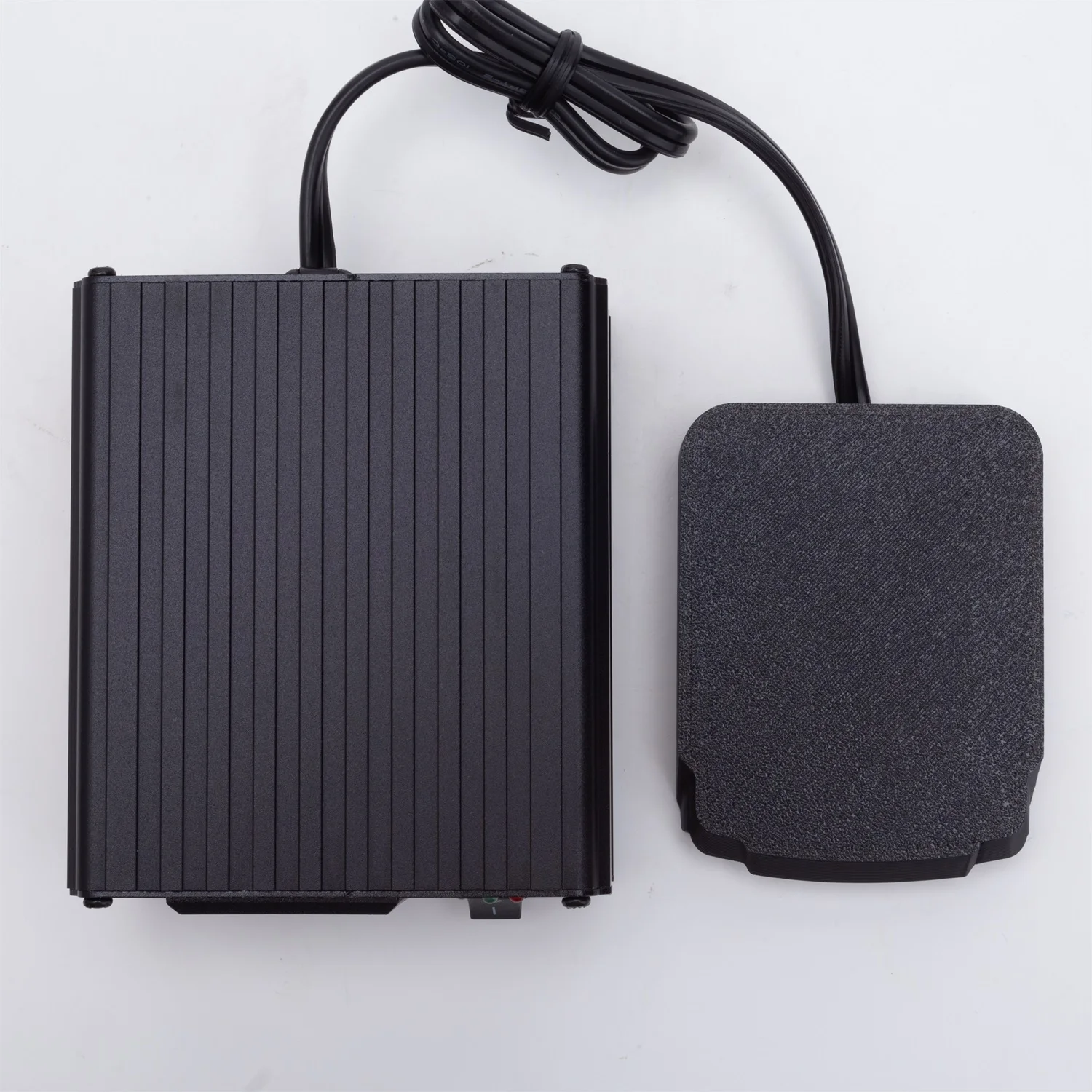 200W Portable Inverter for Bosch 18V Lithium Battery Adapter with USB DC to AC 220-240V AC Outlet for Europe/UK/Australia