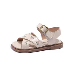 Sandali per ragazze 2023 estate nuovi fiori ricamati neonata scarpe da spiaggia Casual grandi bambini sandali da principessa stile etnico dolce caldo