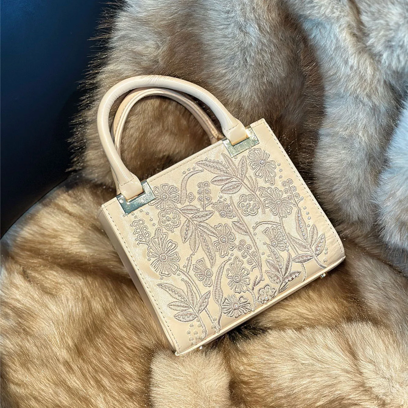 Bloemborduurwerk Dameshandtas - French Street Fashion recensie en prijs