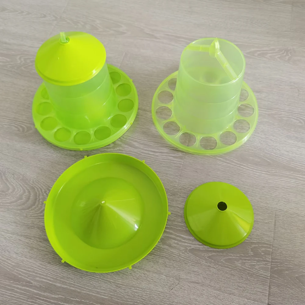 5 Pcs Set Poultry feed bucket Chicken feed trough 2kg material tank Anti dirty type 3-legged poultry feeding trough