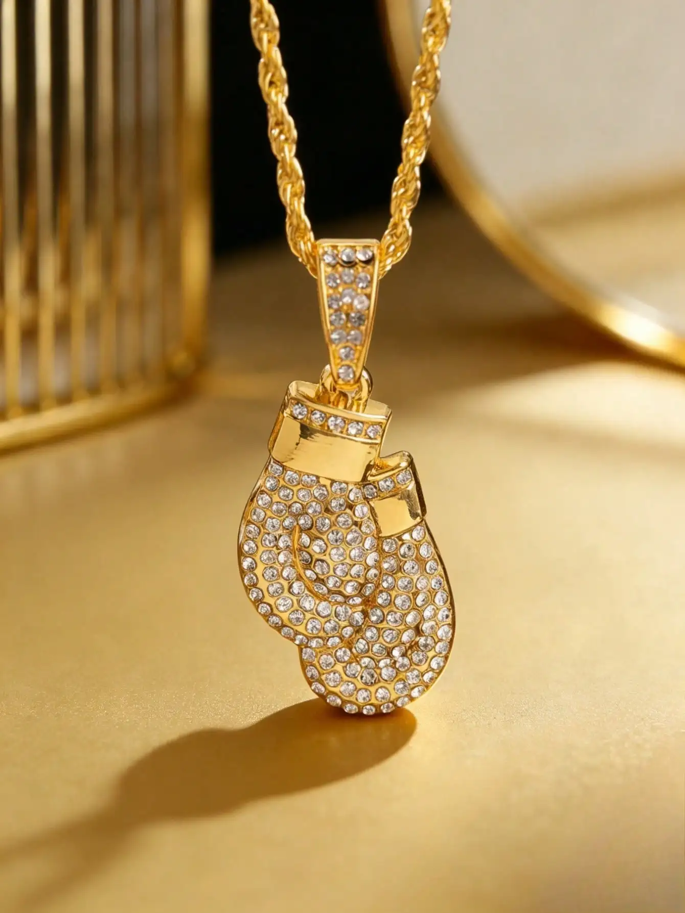 1 pc of fashionable and versatile hip-hop style boxing glove pendant necklace, suitable for street outings and daily casual wear