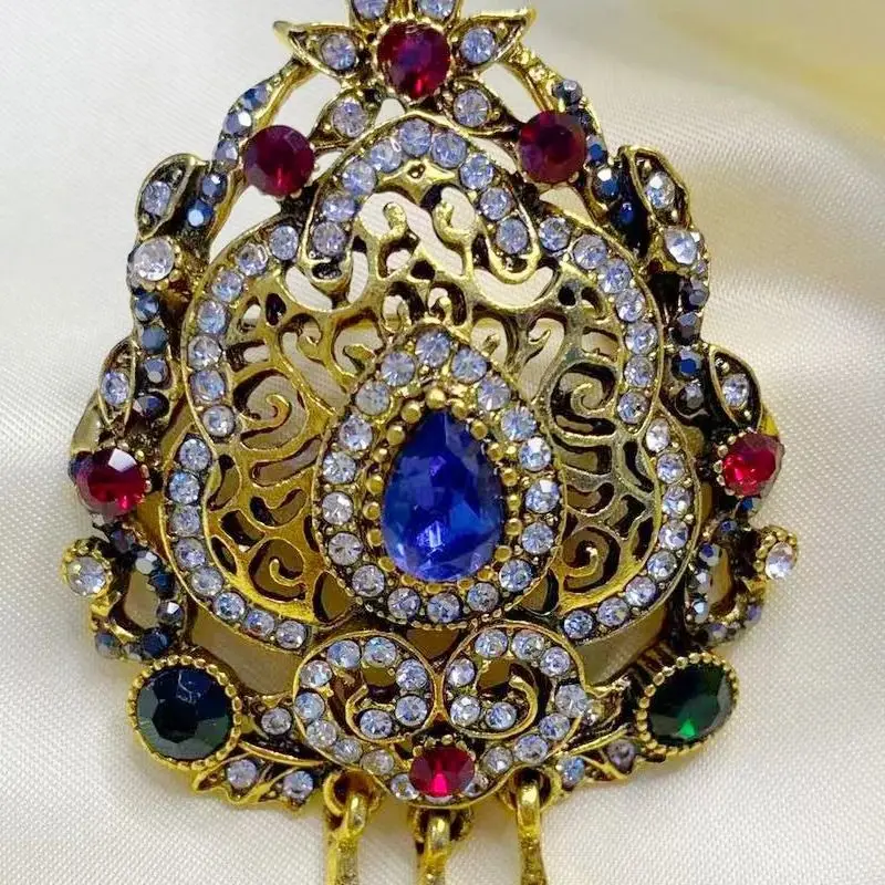 

New Creative Versatile Medieval Accessories Vintage Baroque Corsage