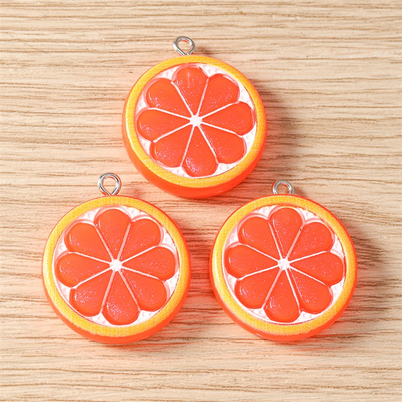 10 Stück 24x28mm Niedliche Frucht-Anhänger aus Harz, Orangenscheiben-Anhänger für die Herstellung von Halsketten, Ohrringen, DIY-Bastelarbeiten, Schmuckzubehör – Detail 5