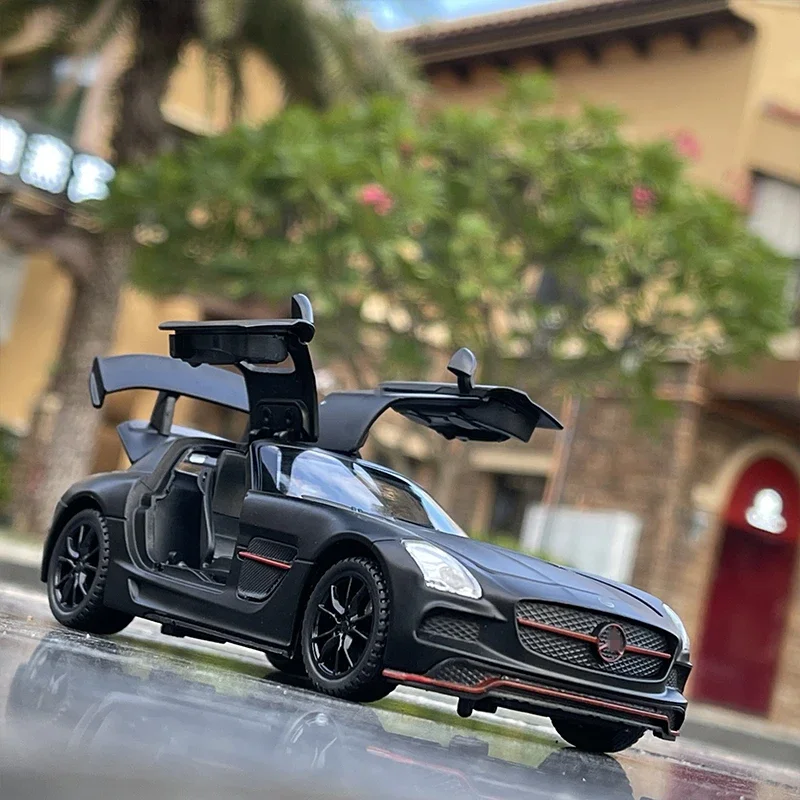 1:32 Benzs SLS AMG-GT Alloy Sports Car Model Diecasts Metal Toy Vehicles Car Model Simulation Sound Light Collection Kids Gift