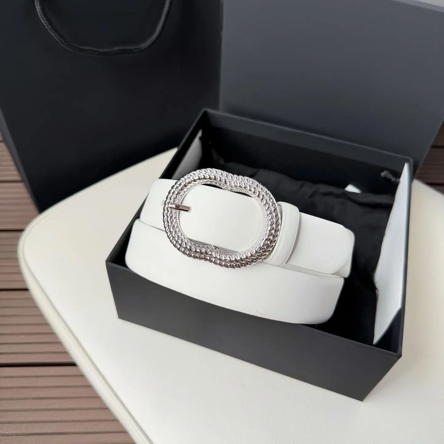 Women White Smooth Leather Waist Belt, Silver Braided Oval Pin Buckle, Solid Color Decorative Belt for Dress Jeans
