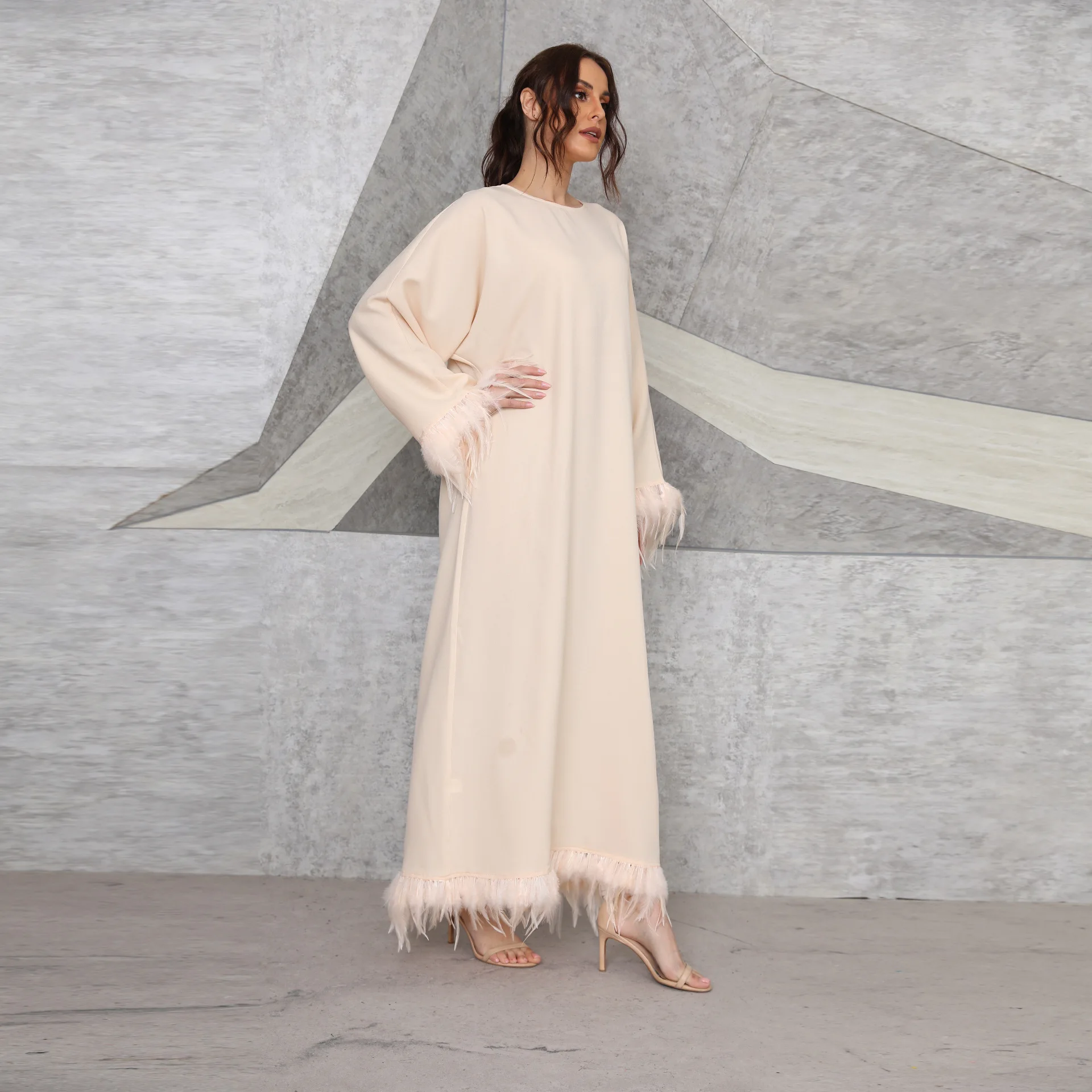 2022 Spring New Robe Femme Musulmane Feather Long Sleeve Arab Muslim Dress Women Elegant Round Neck Abayas For Women