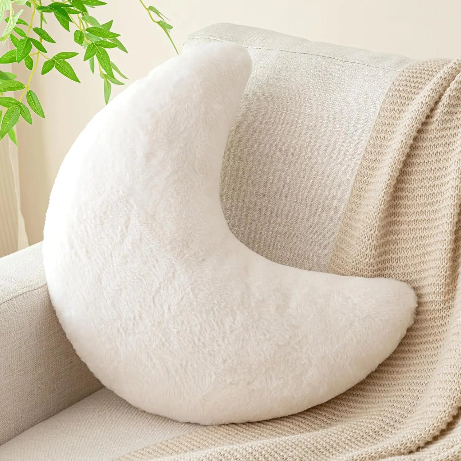 

Soft Moon-Shaped Decorative Pillow for Bed, Couch, and Living Room - Plush Faux Rabbit Material