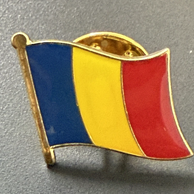 تشاد العلم شارة دبوس طية صدر السترة شارة بدبوس لحقيبة الظهر