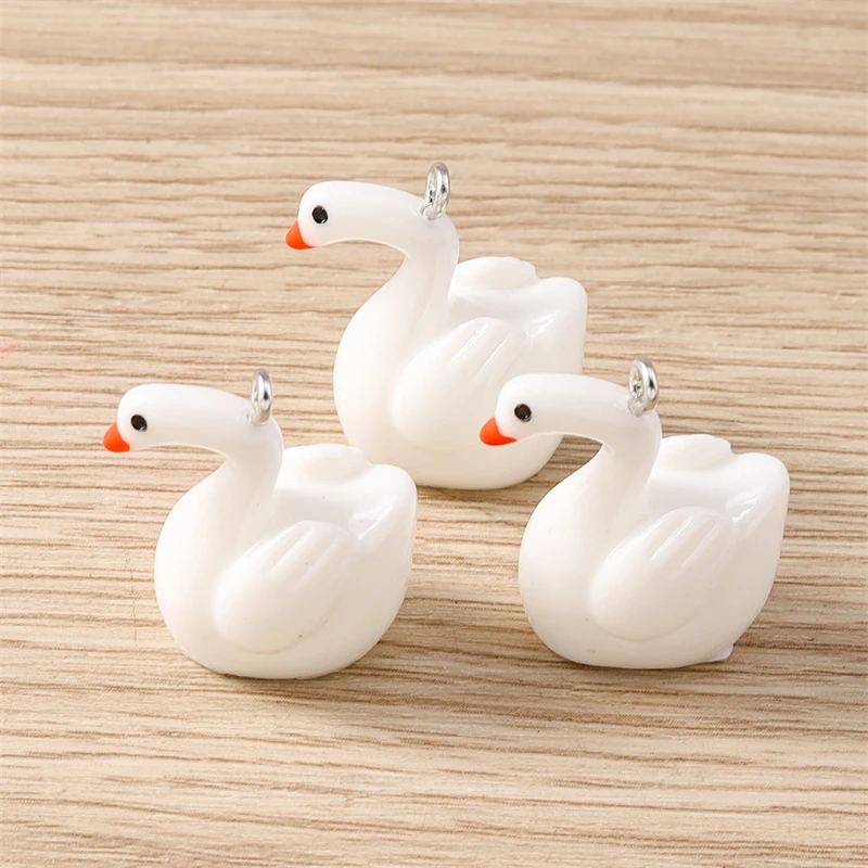 10 Stück 20 x 26 mm Cartoon-Harz Tier Gans Schwan Charms Anhänger für Schmuckherstellung Ohrringe Halsketten Armbänder DIY Zubehör – Detail 3