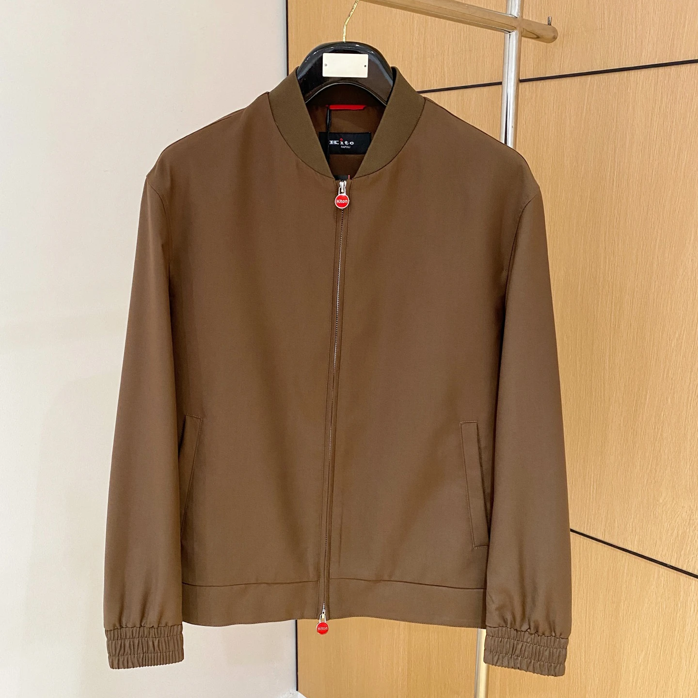 Kiton otoño e invierno popular simple moda versátil casual hombres gorra de béisbol chaqueta pantalones conjunto