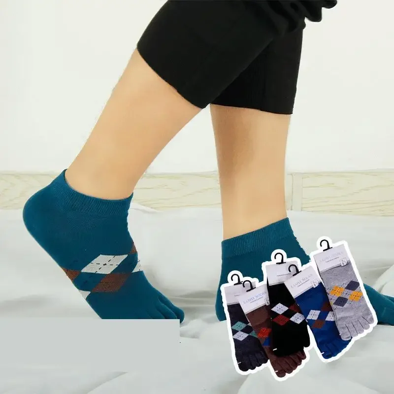 

5 Pairs Men's Low Top Ankle Five Finger Socks Diamond Stripe Leisure Sports 5 Toe Socks Male Novelty Socks